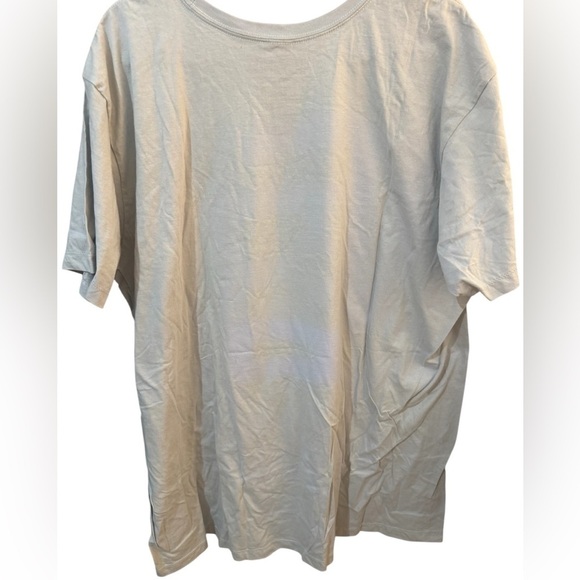 Peanuts Charlie Brown Play Baseball Unisex Silver Gray T-shirt. Size 2XL - Picture 3 of 3